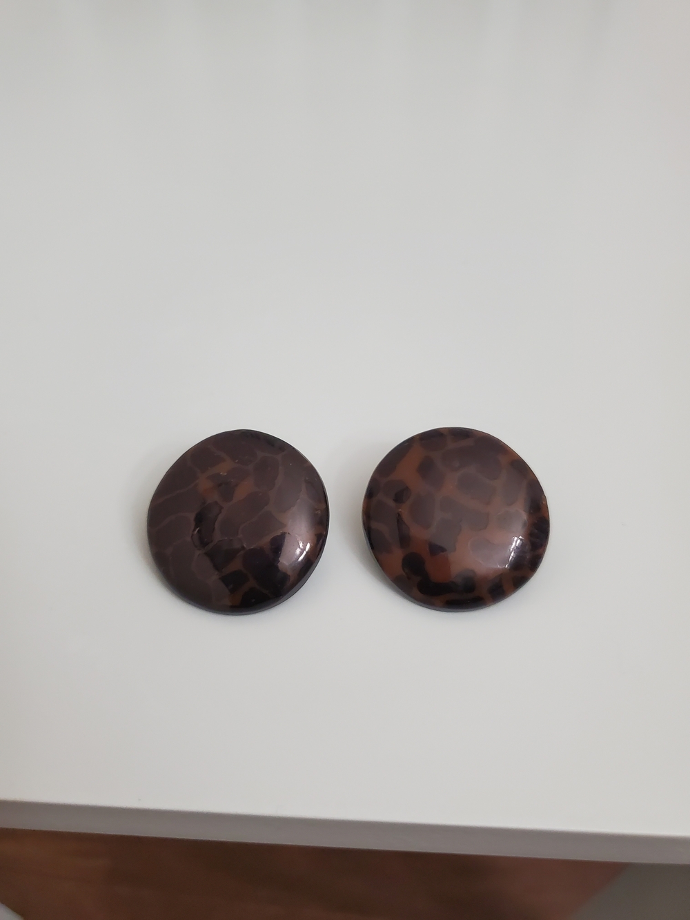 Tortoise Shell Round Resin Home Accent Discs - Brown